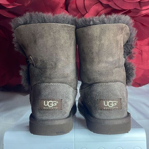 (F) UGG Australia Bailey Button  for girls Chocolate suede mid-calf boots - Picture 3 of 12